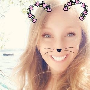 Meet your Posher, Corinne